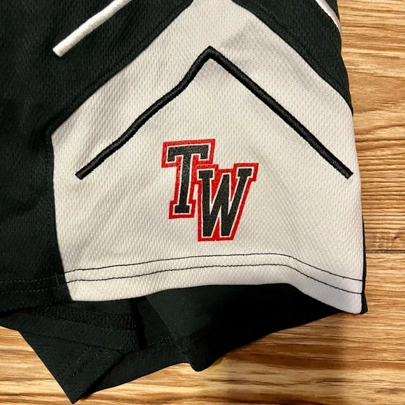 Under Armour Black Athletic Shorts - Picture 2 of 3